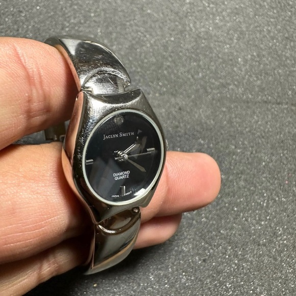 JACLYN SMITH Ladies Diamond Quartz Watch Silver Tone Black Dial Working - Picture 3 of 9